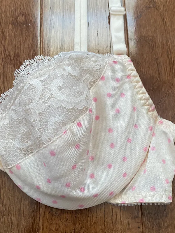 Vintage 90s Victoria’s secret satin coquette cream pink polka dot lace trimmed bra - Image 7