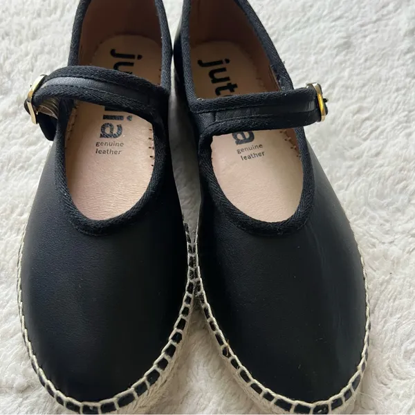 Black Shoes with Classic Mary Jane Design - Image 3
