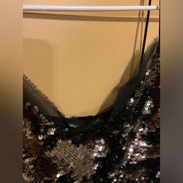 WDNY Cami Sequin Party Top Spaghetti Straps V Neck Size M Metallic NWT - Image 11
