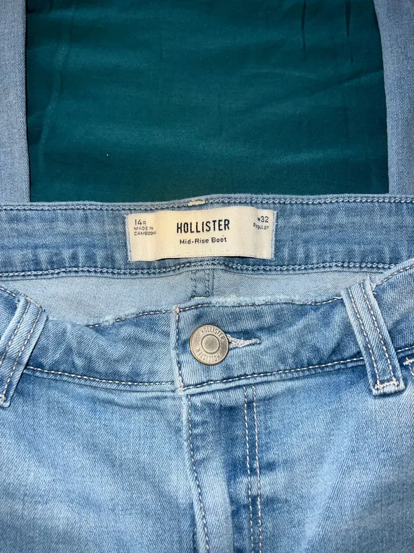 Hollister Mid-Rise Jeans - Image 2