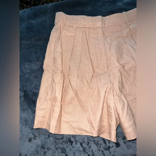 Abercrombie & Fitch Ultra High Rise Tailored Short Size Small - Image 4