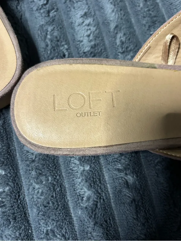 LOFT Mauve Suede Slip-On Mules with Gold Accent - Image 4