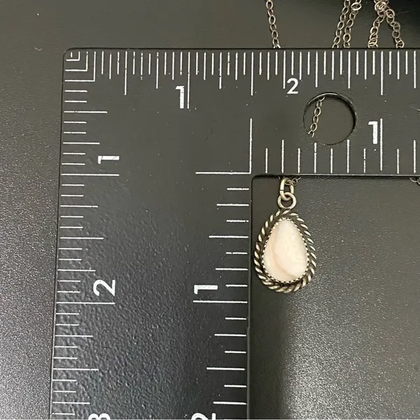 Vintage Native American Sterling Silver Mother Of Pearl Teardrop Pendant Necklac - Image 6