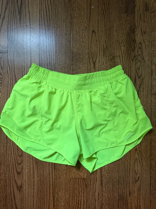 Lululemon Shorts Hotty Hot Low-Rise 4" - Image 2