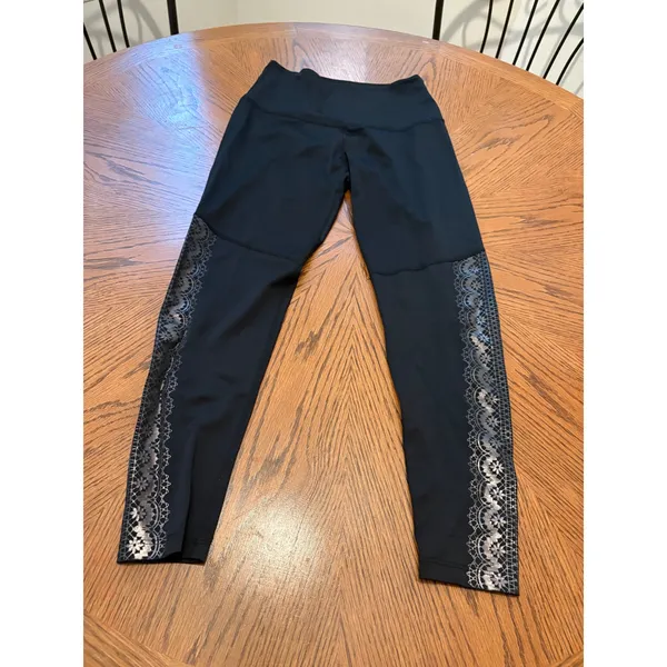 Beyond Yoga Leggings Women S Black Silver Metallic Foil Lace Print High Waist - Image 2