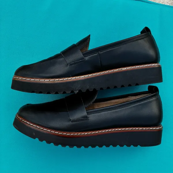 Kelly & Katie Black Flats Sleek Slip-On Loafers - Image 10