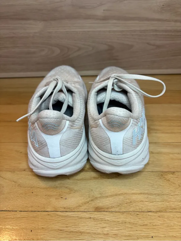 Hoka Women's Clifton 9 Sneakers - Size 7.5 - Image 4