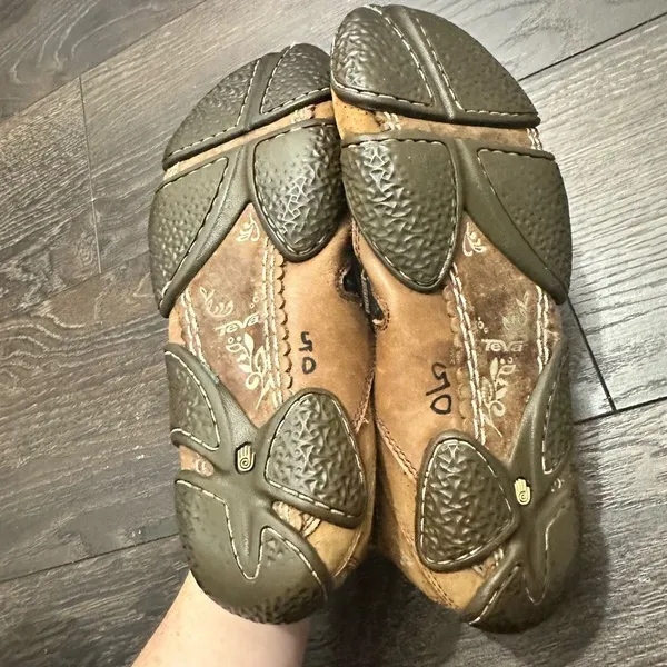 Teva Women’s 6 Shay Slip on Brown Shoes - Image 5