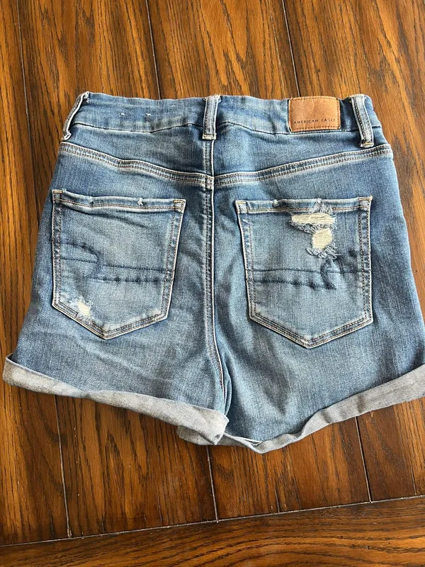 American Eagle Outfitters - Image 2