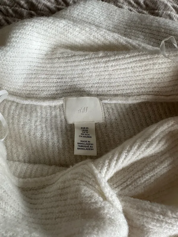 H&M Off-The-Shoulder Sweater - Image 3