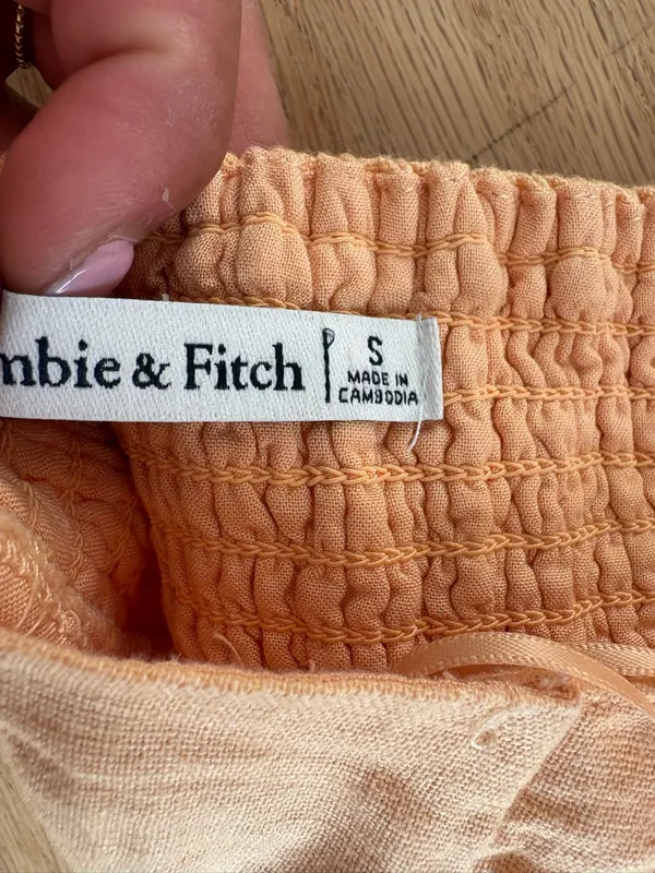 Abercrombie & Fitch Peach Smocked Halter Top - Image 4