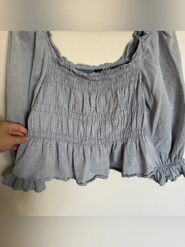 WHO WHAT WEAR Blue Chambray Smocked Top Balloon Puff Sleeves Ruffles Size M - Image 3
