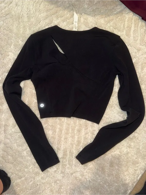 lululemon athletica Black Long-Sleeve Cropped Crew Top - Image 3