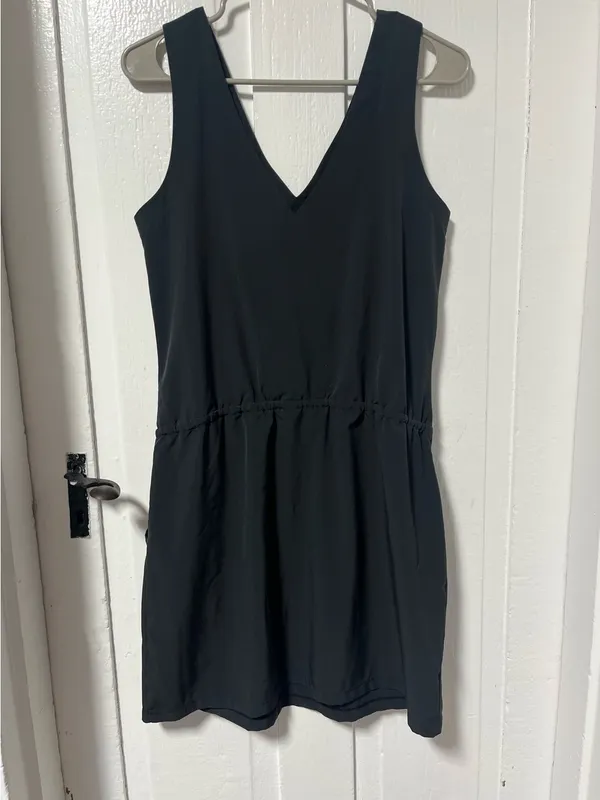 Toad & Co Liv Black Activewear Dress with cinched waist and pockets size m - Image 2