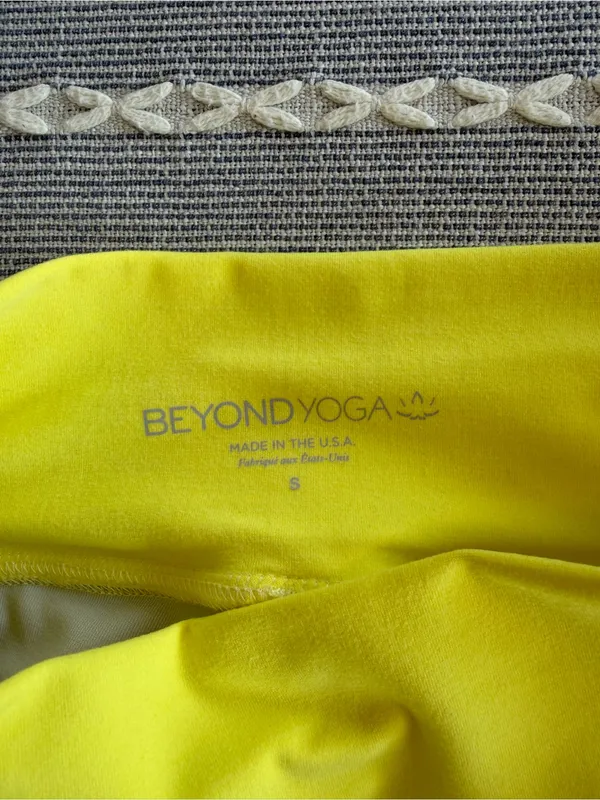 Beyond Yoga Spacedye Move It High Waist Skirt Bright Vibrant Yellow Size Small - Image 4