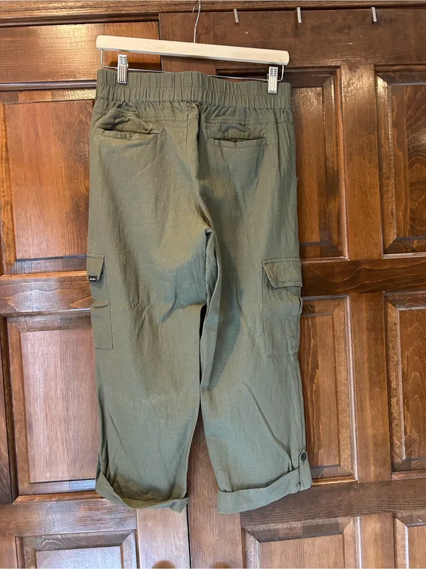 Eddie Bauer Womens Small Capri Cargo Pants Olive Green‎ Linen Blend Roll Cuff - Image 3