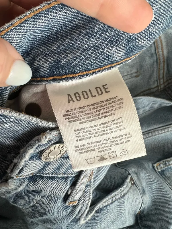 AGOLDE '90s Crop Distressed Jeans in Echo - Image 7
