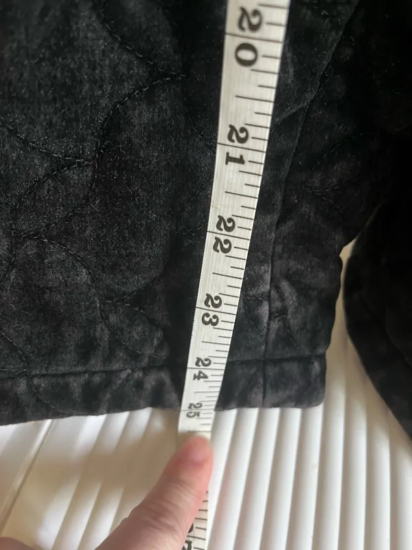 Vintage Black White Stag zip-up jacket featuring a plush faux-fur collar - Size M - Image 12