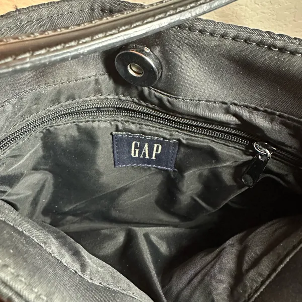 GAP Black Quilted Handbag - Image 3