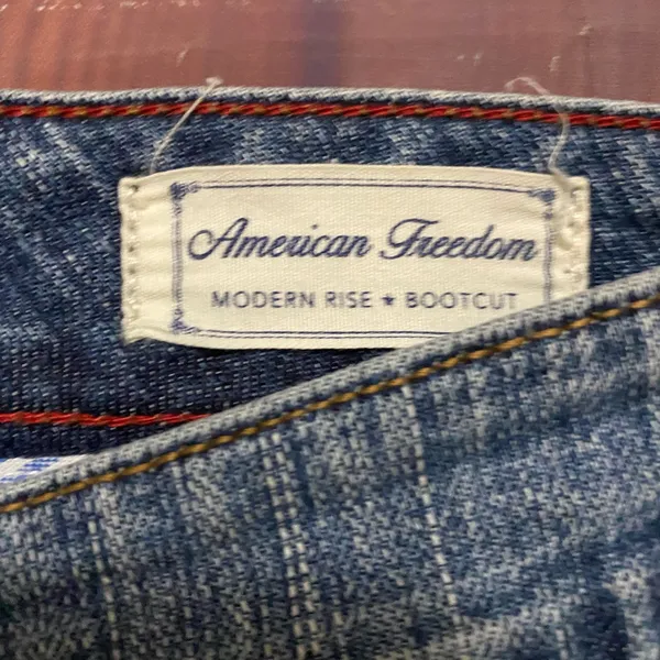 Tommy Hilfiger Freedom‎ Medium Wash Bootcut Jeans Size 8 - Image 5