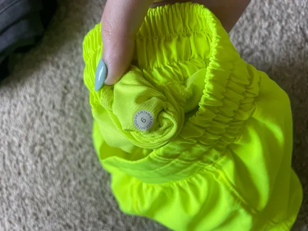 Lululemon Shorts Hotty Hot - Image 4