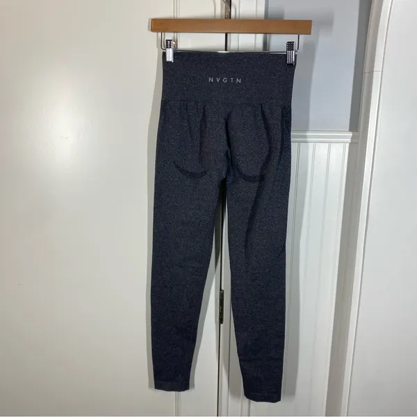 NVGTN Contour Seamless Leggings Gray Size medium gym workout‎ walk booty lift - Image 3