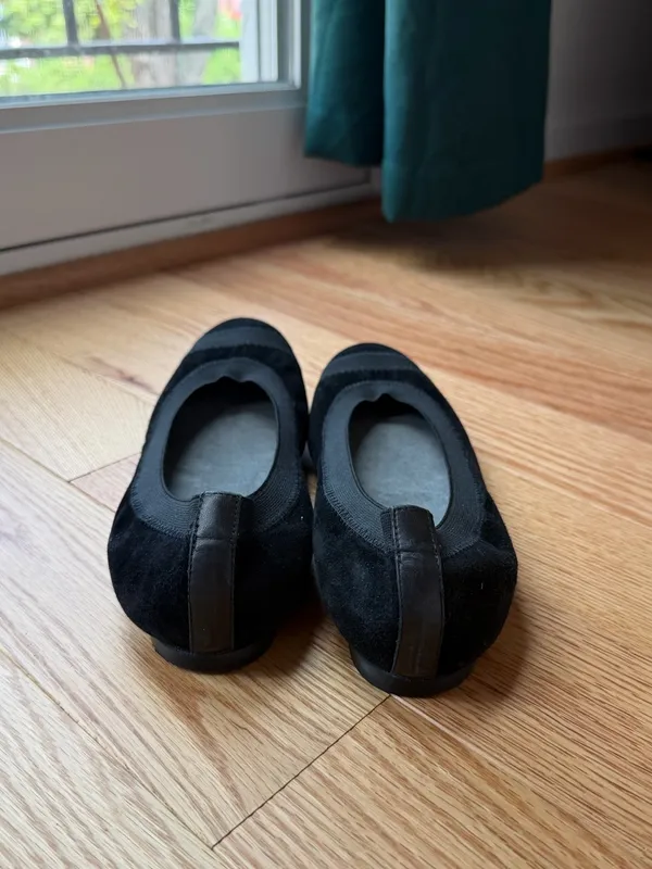 Stuart Weitzman Black Suede Ballet Flats Grosgrain Trim Size 6.5 - Image 7