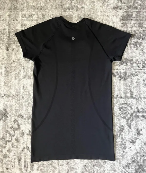 Lululemon Swiftly Tech Short Sleeve - Image 3
