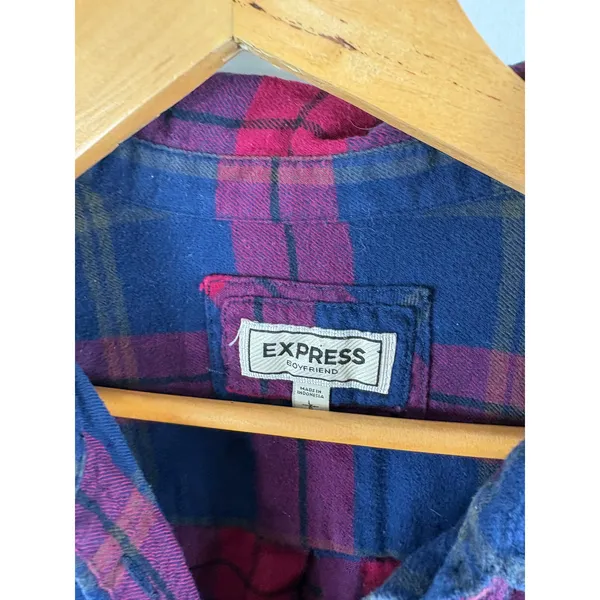 Express Boyfriend Fit Plaid Flannel Shirt Red Black Size Large - Image 2