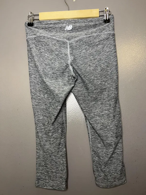 New Balance Leggings Womens Small Gray NB Dry Capri Yoga Pants Stretch Athletic - Image 5