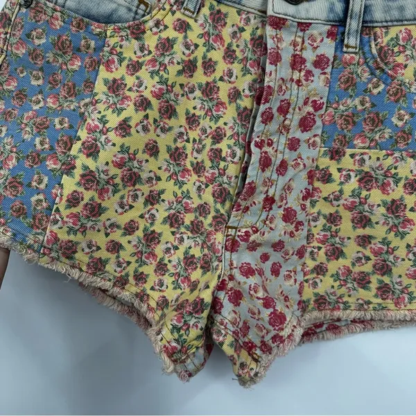 Farm Rio Anthropologie Floral Patchwork Denim Shorts Size 27 Coquette Rodeo - Image 7