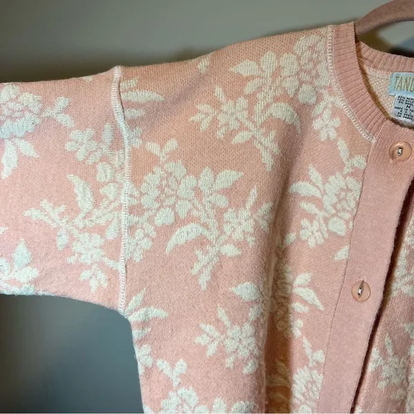 Tangiers Women’s Pink White Floral‎ Vintage Cardigan Medium - Image 7