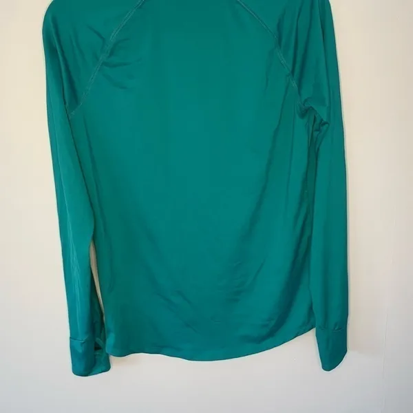 PINK Victoria's Secret long sleeve workout shirt size large - Image 4