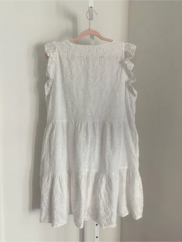 Time and Tru Women’s White Eyelet V-Neck Ruffle Sleeve Sundress Size Large 12/14 - Image 4