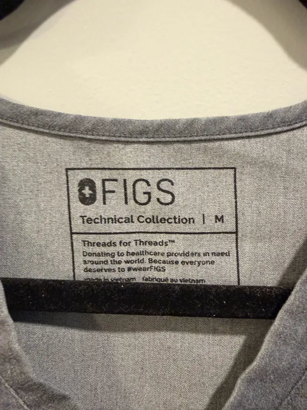 FIGS Catarina One Pocket Scrub Top Graphite Grey PO 2974 - Image 9
