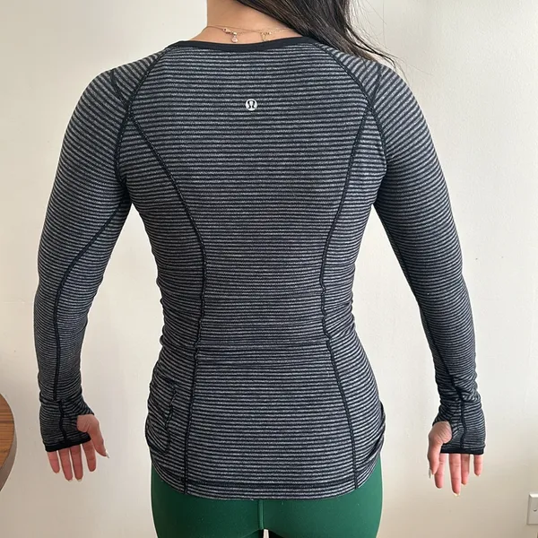 lululemon Reversible Rulu Long Sleeve Tee Top | Size 4 | EUC - Image 2
