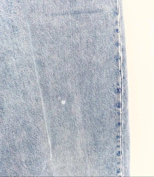 Vintage Levi’s 560 High Waisted Mom Jeans - Image 4