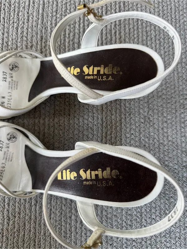 Vintage 80s 90s Life Stride White Leather Strappy Ankle Heels Sandals Sz 8.5 - Image 5