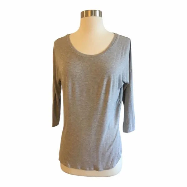 ✨Aritzia Babaton Norris Grey Sz Medium T-Shirt✨ - Image 3