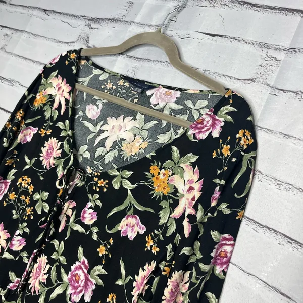 American Eagle Black Floral Tie-Front Blouse M Silky Viscose Resort Casual Top - Image 7