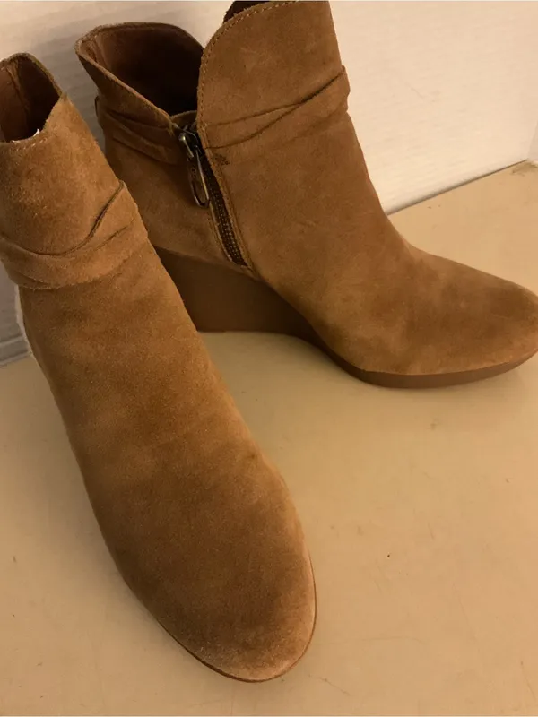 UGG Women's chestnut brown suede platform wedge wedge boots US 8.5 - Image 5