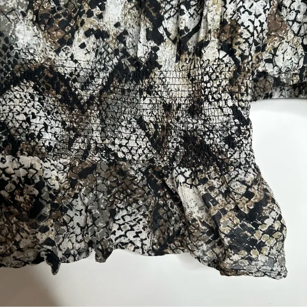 Free People NWOT Black Snakeskin XOXO Smocked Blouse Size Large - Image 11