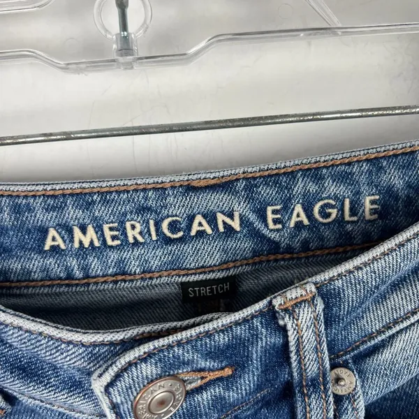 American Eagle Distressed Stretch Mom Jean Ankle Length Size 2 EUC T2586 - Image 6