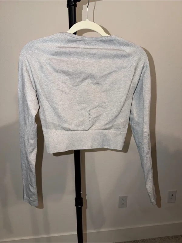 Acta Light Gray Cropped Long-Sleeve Seamless Top - Size Meidum - Image 5