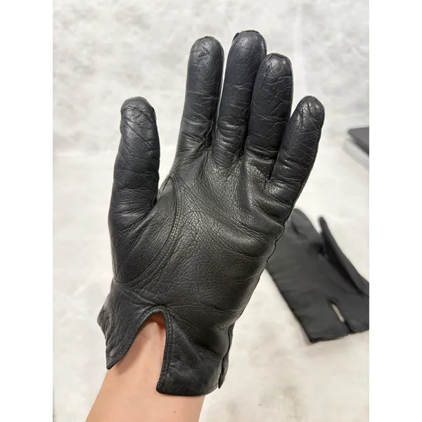Vintage Black Leather Gloves Medium Vented Cuff Lined Winter Classic Retro - Image 7