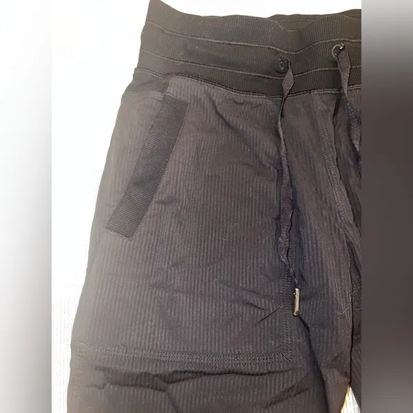 Lululemon Dance Studio Pants | Size 2‎ |Cropped with a 14" inseam - Image 8