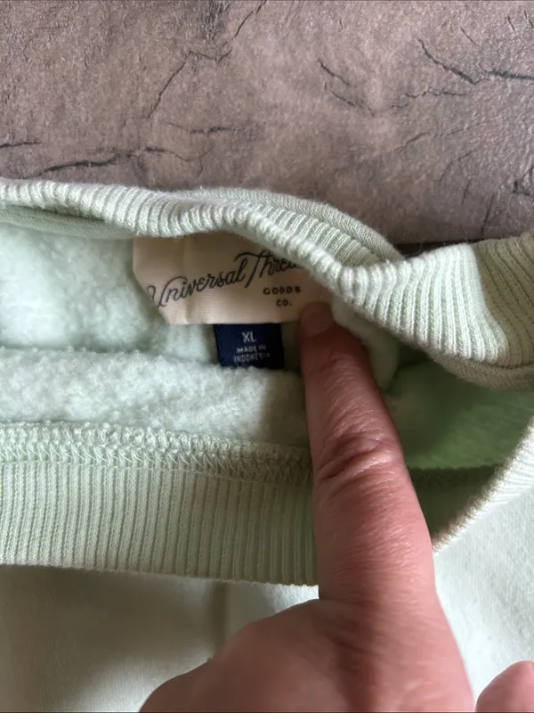 Cropped Crewneck Sweatshirt in Mint Green - Image 3