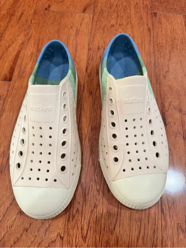 Native Jefferson Bloom Marble Water Shoes, Fig Loch Marble/Bone White Size 7 - Image 2