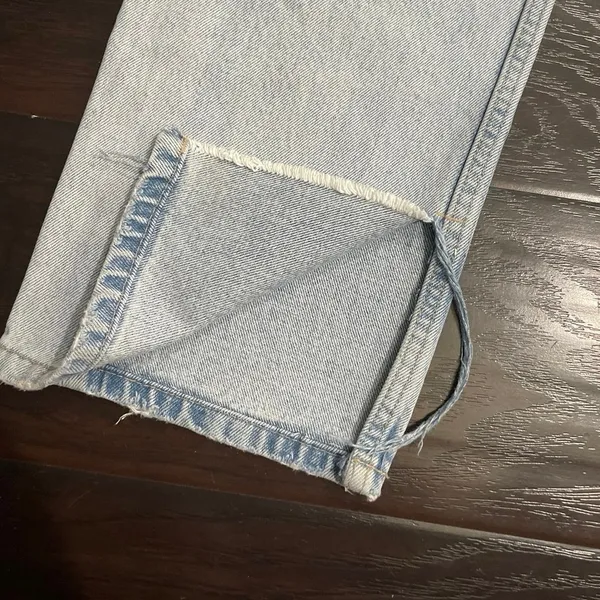 Zara Light Wash Straight Leg Denim Jeans Size 6 Side Split Hems 90s VTG Inspired - Image 4