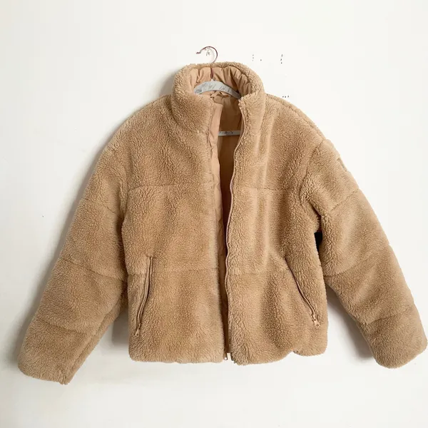 Alo Yoga Sherpa Stage Puffer Camel M - Image 3